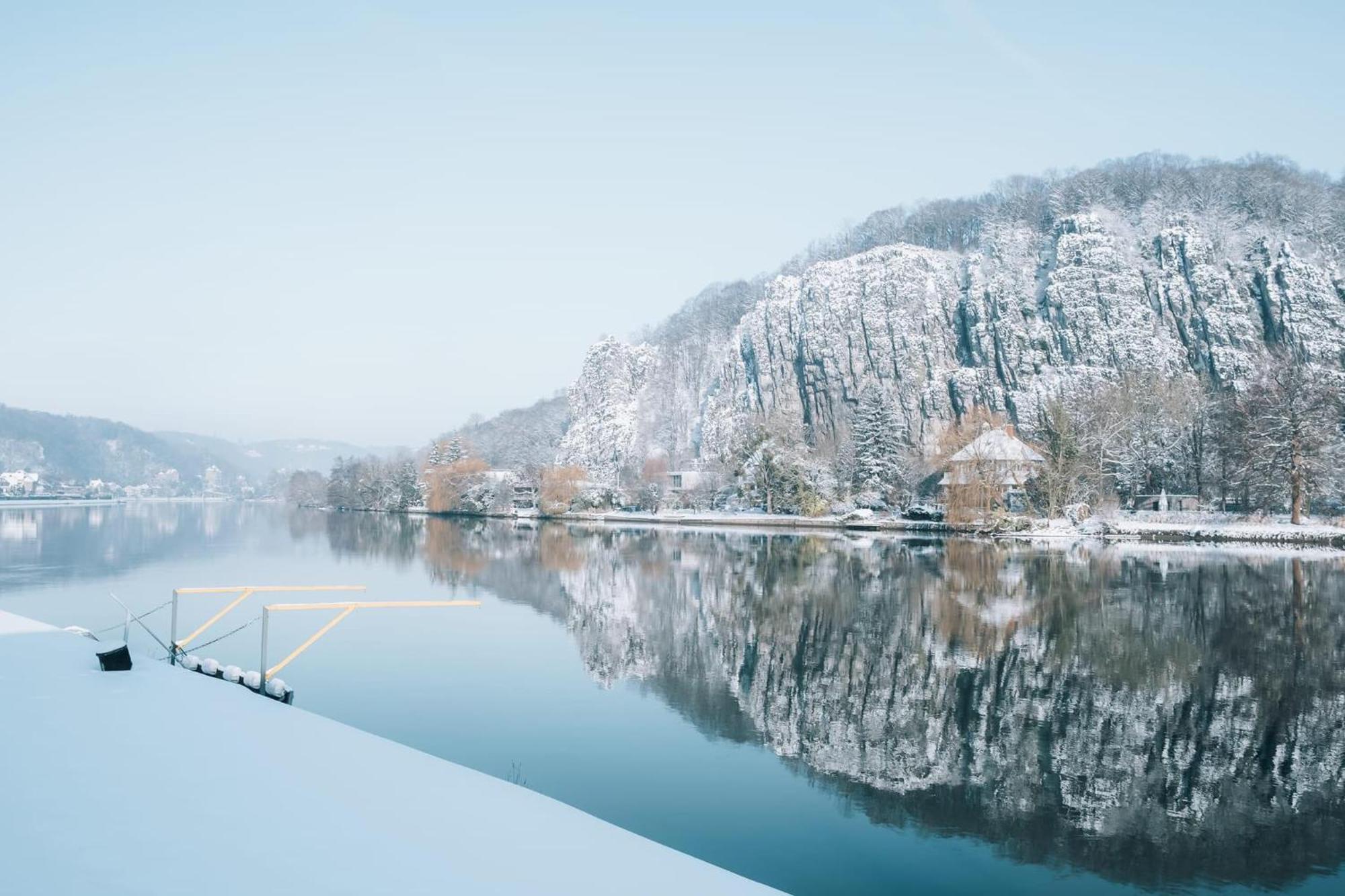 Pieds Dans L'Eau Private Wellness Bordure De Meuse Villa Lustin Buitenkant foto