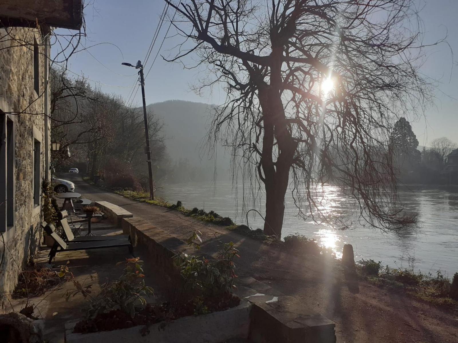Pieds Dans L'Eau Private Wellness Bordure De Meuse Villa Lustin Buitenkant foto