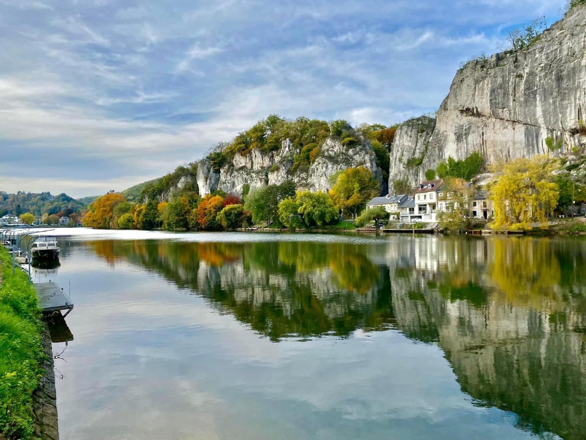 Pieds Dans L'Eau Private Wellness Bordure De Meuse Villa Lustin Buitenkant foto
